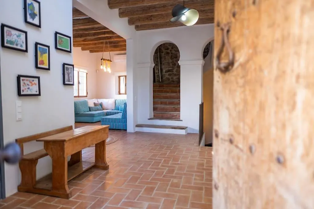 Radiant 5 Bedroom Family Home With Jacuzzi + Roof Deck Palau de Santa Eulalia Villa